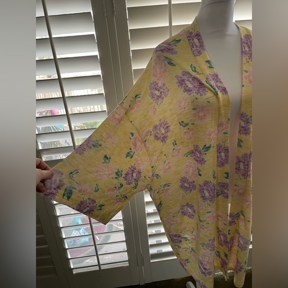 Yellow floral kimono - Picture 2 of 5